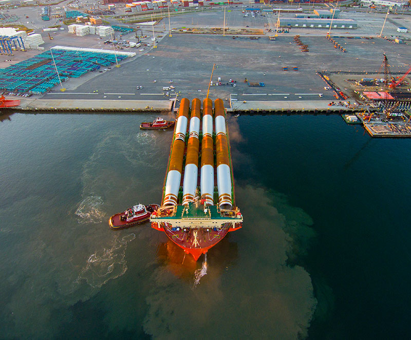 Monopiles arriving
