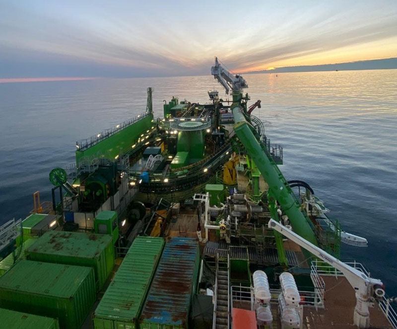 Laying export cable